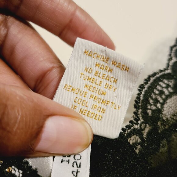 Victoria's Secret Gold | Women's Black Vintage Lace Chemise Top (Size Medium) - Picture 6 of 14